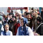 Gruppe vor Buehne.jpg